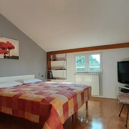 App Milka Porec Exterior photo
