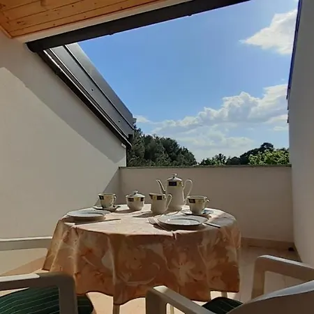 App Milka Porec Exterior photo
